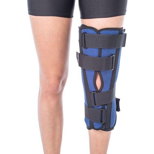 INMOVILIZADOR DE RODILLA LARGO KROMIA KROMIA  x 1 Es un dispositivo ortopédico diseñado para brindar estabilidad y soporte en casos de lesiones, postoperatorios o rehabilitación. Su diseño de tres paneles permite un ajuste personalizado, proporcionan