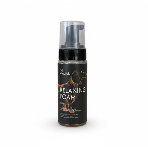 Espuma Relajante y Repelente Natural de Manzanilla y Geranio Pet Mindful Espuma para uso tópico 140 mL x 1 Espuma relajante para aplicar en el cuerpo de tu perro y reducir el estrés en momentos como tormentas, salidas o visitas al vet.
Contiene manzanilla y geranio, que también ayudan a mantener alejados a