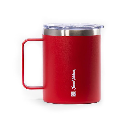 Mug Aranzazu Rojo Juan Valdez Juan Valdez 1 bolsa 95 gr x 1 Mug en acero inoxidable, apto para bebidas frías y calientes. Su tapa se ajusta a presión y es perfecta para evitar las salpicaduras. Capacidad: 12 Onz  No es apto para microondas No es apto para lava