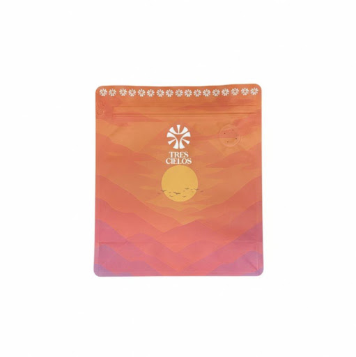 Café Grano Premium Caturron Natural 250gr x1 Tres Cielos Coffee Bolsa por 250 gramos x 1 Descubre una taza que despierta los sentidos desde el primer aroma. Este Caturrón Proceso Natural del Huila es una joya de la caficultura colombiana, cultivado en altura y cuidadosamente seleccionado 