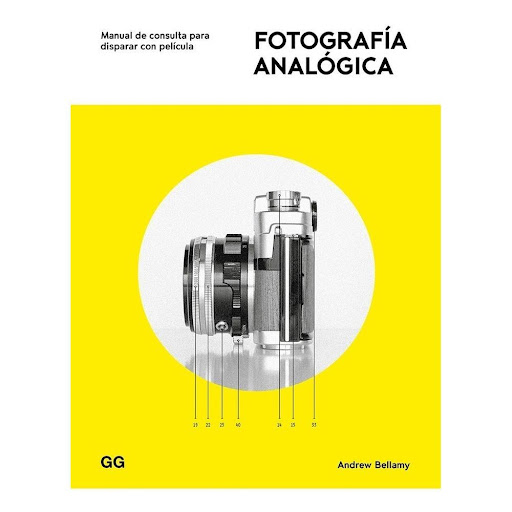 Fotografía Analógica Gustavo Gili Libro x 1.0 Este es un libro sobre la belleza de la fotografía analógica y una celebración de todas esas mágicas y asombrosas cámaras que, durante demasiado tiempo, han ido directamente al cubo de la basura. Este