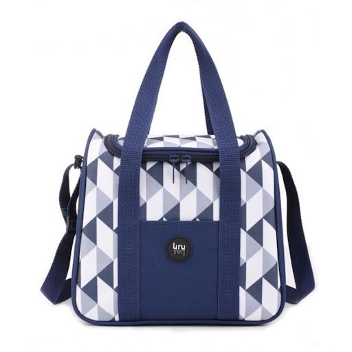 Lonchera Azul Picnic Uruyen Caja x 1 Interior en aluminio para conservar la temperatura  por mas tiempoBolsillo exteriorMedidas:Ancho: 25 cmsProfundo:16 cmsAlto: 22 cmCapacidad:8.8 litros