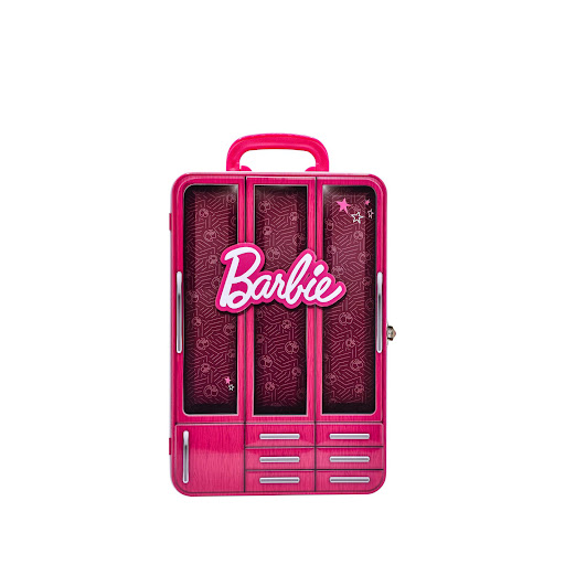 Organizador Metálico 4 Muñecas Barbie and Friends Estuche de Colección Barbie Caja x 1 ĦOrganiza y muestra tu colección con el Doll Case 4 Muñecas Barbie and Friends! Este elegante estuche está diseñado para almacenar y exhibir hasta cuatro muñecas Barbie y sus accesorios. Con compartim