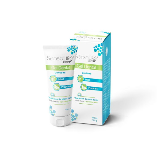 SENSOLIFE BIO GEL DENTAL  TUBO x 100 ML SENSOLIFE BIO UNIDAD x 1 UNIDAD DE GEL DENTAL SENSOLIFE BIO GEL DENTAL : Redefine el concepto 
de cepillado sin renunciar a los beneficios tradicionales. Ofrece una limpieza 
natural con propóleo y miel, transformando tu rutina diaria en un autén