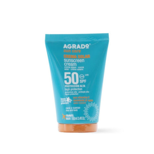 Crema Solar Cara y Cuerpo SPF50 Agrado 100 ml AGRADO TUBO x 1 Protege tu piel dondequiera que vayas con la Crema Solar Agrado Cara y Cuerpo SPF50 100 ml. Su fórmula vegana de rápida absorción ofrece alta protección SPF50 para rostro y cuerpo, ayudando a proteger