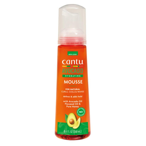 Cantu Aguacate Hydrating Styl Mousse Cantu Espuma x 1 spuma ligera y de acción rápida que ayuda a definir y controlar los rizos, a la vez que aporta hidratación y brillo. Formulada con aceite de aguacate y manteca de karité pura, esta mousse crea una fij