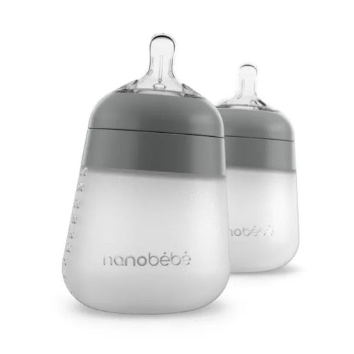 Biberón de silicona flexy 9 oz | Gris X2 Nanobébé Caja x 2 El biberón Flexy es anticólico gracias a su avanzada tetina de silicona con triple ventilación.La silicona ultrasuave, similar a la del pecho, facilita más que nunca la transición del bebé entre el pe