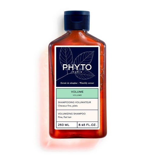 Shampoo Phyto Volumen 250 ml PHYTO 250 ml x 1 El Shampoo VOLUMEN limpia con total ligereza y deja el cabello con más volumen. En el corazón de la fórmula, el extracto de nenúfar aporta cuerpo y volumen al cabello desde la raíz. Gracias a la extra