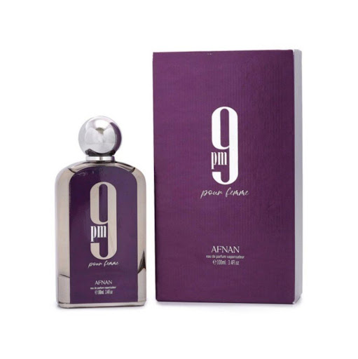 Afnan 9 P.M. Femme Edp 100Ml Sp Afnan Botella x 1 Una fragancia amaderada, intensa y audaz, con toques florales que la hacen irresistible: 9pm Purple Femme es la fragancia perfecta para una noche seductora. Comienza con una mezcla ácida de frutas, ve