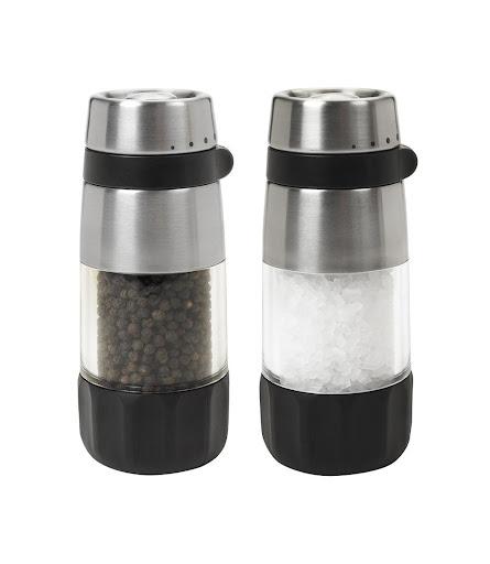 Molinillo OXO Good Grips para sal y pimienta Oxo Caja x 2 Molinillo ajustable para obtener diferentes grosores. Fabricado en acero inoxidable con cuerpo transparente y sistema de molienda eficiente.