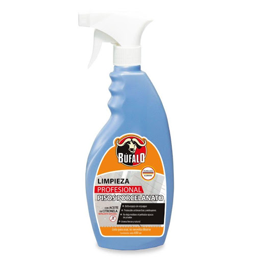 Limpiador Búfalo Para Porcelanato Con Citronela X 600 Ml BÚFALO Frasco x 1 Und Restaura la apariencia y brillo natural en pisos de porcelanato, mármol y cerámica. Con el uso prolongado facilita la limpieza y previene las manchas, ya que forma una capa protectora que evita que lo