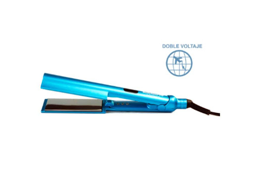 PLANCHA NT FORMA DE GOTA 1 ½» BaBylissPRO Caja x 1 Placas de Nano Titanium, proporcionan una transferencia  de calor altamente eficiente, dejando el cabello sedoso y brillante al instante.
Resistencia de cerámica de doble voltaje, para  un calentamien