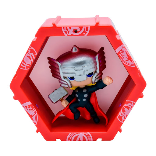Figura Wow Pods Marvel Thor Wow! Pods Caja x 1 The avengers y tus personajes favoritos del UMC ahora en figuras coleccionables Wow Pods. Cada figura de juguete coleccionable tiene su propio pod hexagonal con luces UV incorporadas. Simplemente desl