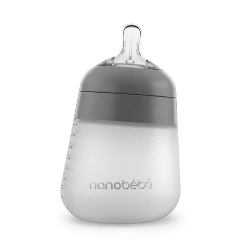 Biberón de silicona flexy 9 oz | Gris X1 Nanobébé Caja x 1 El biberón Flexy es anticólico gracias a su avanzada tetina de silicona con triple ventilación.La silicona ultrasuave, similar a la del pecho, facilita más que nunca la transición del bebé entre el pe