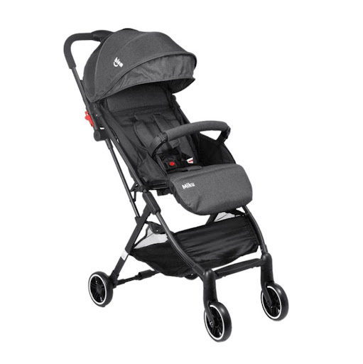 Coche Para Bebe Bium Miku Negro 4 Ruedas BIUM Caja x 1 ¡El coche Miku, es ideal desde el nacimiento! 
Cuenta con un plegado tipo libro, que facilita el abrir y cerrar con una sola mano, permitiéndote llevarlo a todos lados sin complicaciones.