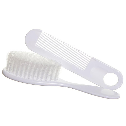 Kit de Aseo Para Bebe Peine Y Cepillo Blanco - DREAM BABY Dreambaby Set x 1 Los juegos de cepillos y peines Dreambaby son suaves para el delicado cuero cabelludo del bebé, el primer gran paso para el arreglo personal
 El primer juego de cepillo y peine del bebé 
 Tamaño ide