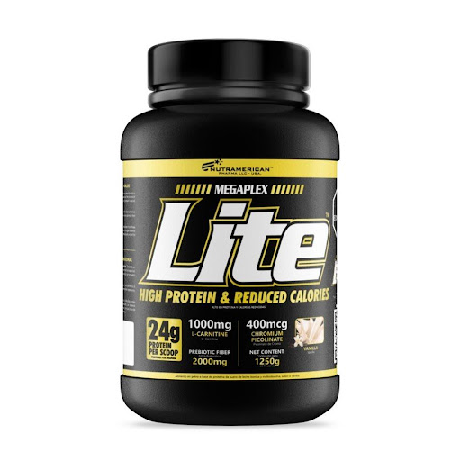 Megaplex Lite 3 LB Proteina + L-Carnitina NUTRAMERICANPHARMA Tarro x 2.7 Lb (1250g) Megaplex Lite, combina en su fórmula por toma el 50% de la recomendación diaria de proteína, obtenida de tres fuentes con diferentes velocidades de absorción, buscando así lograr un mayor tiempo de sa