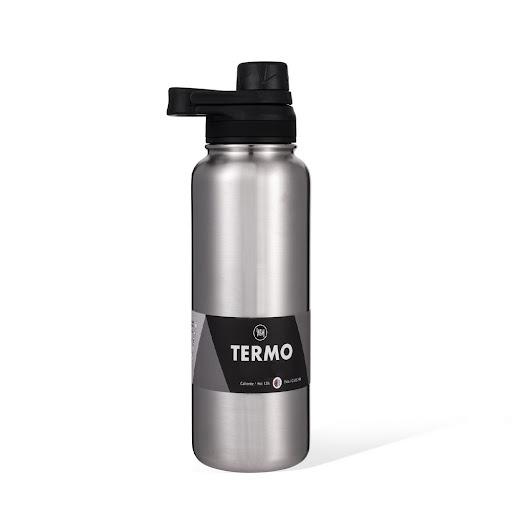 Termo 24 Oz Color Metalico Tapa Boquilla Uruyen Caja x 1 Tapa de roscaCuerpo de acero inoxidable 304 de doble pared. Conserva el frío y el calor por horas. Lavar a mano. Sin logo. Ideal para rotular.