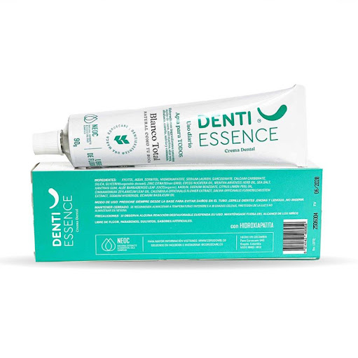 CREMA DENTAL BLANCO TOTAL  DENTI ESSENCE  Tubo x 90 gr  Elaborada con  Hidroxiapatita,  aceites esenciales y aceite de coco. Es amigable con el esmalte dental. El sabor es natural y proviene del aceite esencial de menta arvensis.  Sabor a menta suave y can