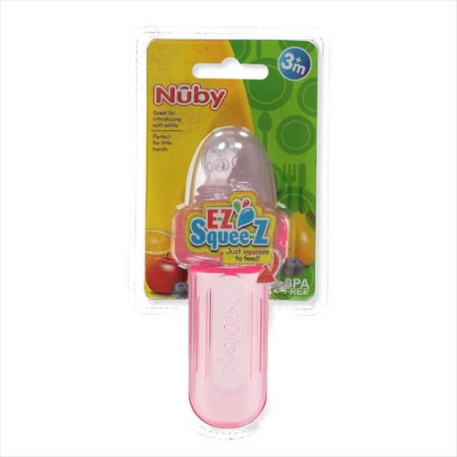 Mini Comedero Exprimidor Rosa Con Tapa Higiénica Nuby Blister x 1 ĦLa hora de comer nunca ha sido tan fácil! El Squeeze Feeder de Nûby es seguro, práctico y perfecto para usar en cualquier lugar, facilitando la alimentación de tu bebé de manera cómoda y sin complic