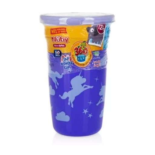 Vaso Estampado Unicornio Sólido De 10 Oz En Plástico Retráctil Nuby Blister x 1 ĦFacilita a tu hijo el cambio de biberón a vaso! A su pequeño le resultará fácil la transición del biberón al vaso con el borde del vaso que se puede beber por todos lados. Estará encantado con la tra