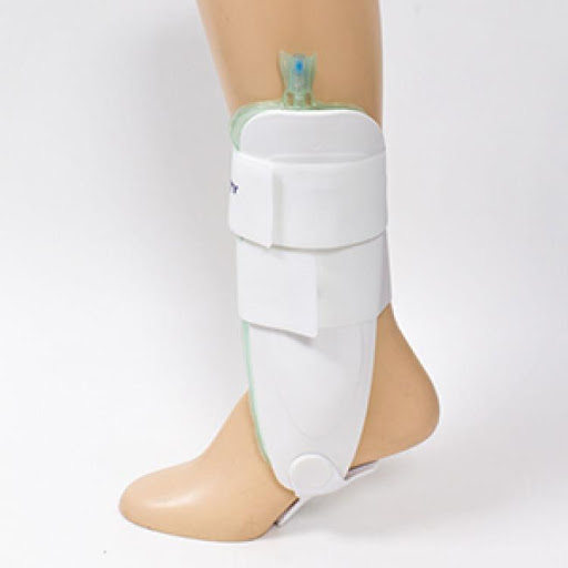 Tobillera Inflable Recove Izquierda Recovery Individual x 1 Inmovilizador de tobillo ajustable indicado para esquince agudo y crónico del cuello del pie, tendinitis y post operatorios brindado excelente soporte y estabilidad lateral gracias a sus férulas infla