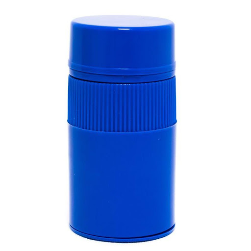 Partidor Pulverizador APOTHECARY  x 1 Cortador exacto de pastillas o triturador de pastillas, cuenta con cuatro compartimientos para almacenamiento de pastillas. Hecho en plástico color azul.