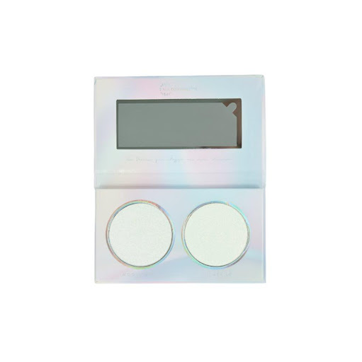 Paleta de Iluminadores Multicromáticos: Aurora, EG x Miis MIIS COSMETICS Paleta de iluminadores x 1 Dúo de iluminadores multicromáticos que reflejan la luz con destellos iridiscentes según el ángulo y la luz. Perfectos para usar en rostro, ojos, labios y escote. Efecto piel de cristal o acabado húme