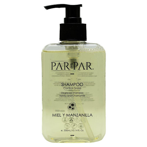 Shampoo control grasa Miel y Manzanilla 300mL parpar Tipo de envase: PET Biodegradable x 1.0 Shampoo control grasa Miel y Manzanilla 300mL | Pelo graso | PARPAR El Shampoo PARPAR de Miel y Manzanilla está diseñado para equilibrar el cuero cabelludo graso sin resecar ni dañar la fibra capilar.