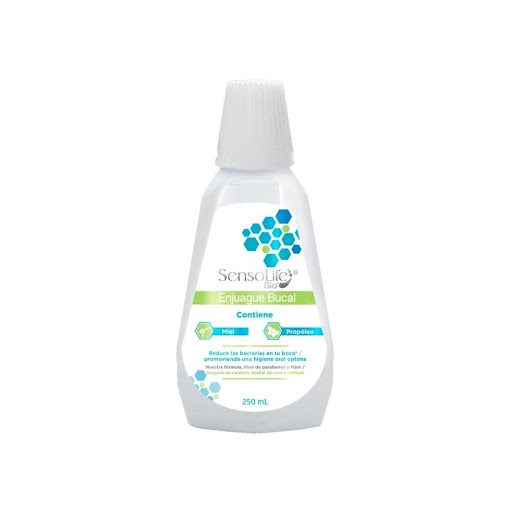 SENSOLIFE BIO ENJUAGUE BUCAL  FRASCO x 250 ML SENSOLIFE BIO UNIDAD x 250 ML SENSOLIFE BIO ENJUAGUE BUCAL : Es una opción 
sin alcohol apta para niños y adultos, ofreciendo un aliento fresco con ingredientes 
naturales. Con propóleo y miel, este enjuague promueve la salud buca