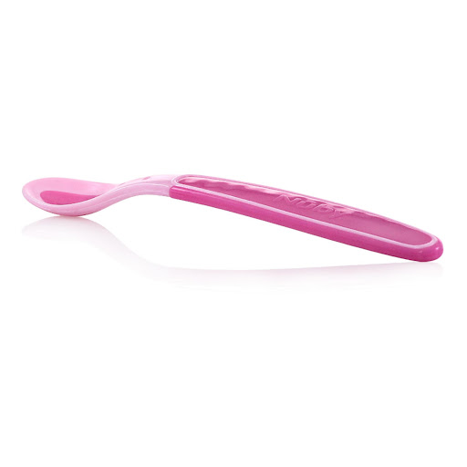 Set De Cucharas De Color Rosa Con Borde Suave Nuby Blister x 3 Descubre el Set de Cucharas Termosensibles SoftColor, diseñado para hacer de la hora de comer una experiencia segura y placentera para tu bebé.