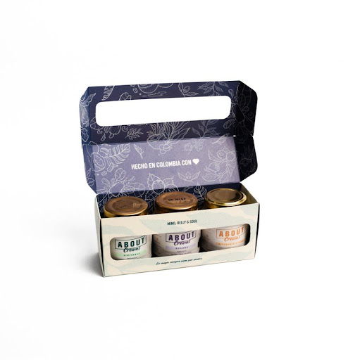 Caja x3 cremas 120g  ABOUT Caja x3 unidades cremas x 3 Caja x3 cremas untables (120 g c/u):
Incluye tres sabores: macadamia y coco, nocciolate (almendra, avellana, chocolate blanco sin azúcar, sal marina) y pistacho con almendra. Elaboradas con ingredient