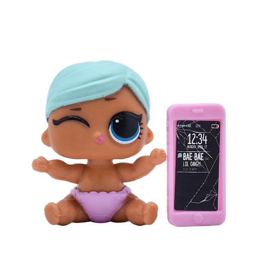 Muñeca LOL Sorpresa LIL Brrr BB LOL Caja x 1 La muñeca LOL Surprise Lil Brrr BB es una adición encantadora a la colección Lil Sis. Con su diseño adorable y detalles detallados, esta muñeca ofrece horas de diversión creativa. Viene con un accesor