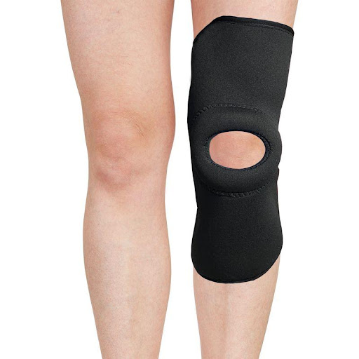Rodillera Recovery Life Patela Reforzada S RECOVERY LIFE Individual x 1 Órtesis de rodilla indicada para prevenir y tratar esguinces de rodilla grado 1 y 2, desgarros musculares, lesiones deportivas y tendinitis patelar.