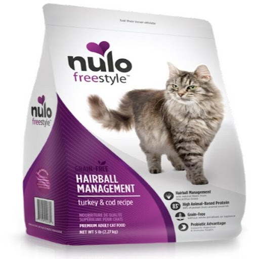 NULO F ADULTO HAIRBALL PAVO Y BACALAO 2,27 KG NULO  x 1 Alimento especializado para gatos adultos, formulado con pavo y bacalao para reducir la formación de bolas de pelo y mejorar la digestión.