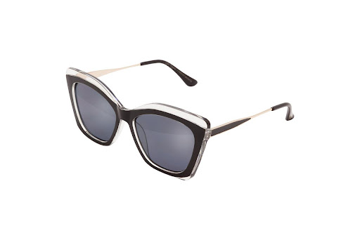 Gafas De Sol 58894FSV400 BLK Para Mujer SOFIA VERGARA Caja x 1 Estas gafas, diseñadas en colaboración con Sofía Vergara, refleja un estilo sofisticado y moderno. Su silueta elegante incluye detalles tipo joyería y acabados únicos. Cuenta con micas resistentes a i