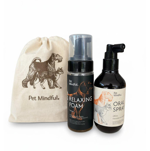 Kit de salud de origen natural. Enjuague bucal y espuma repelente de pulgas y garrapatas. Pet Mindful Spray 190mL, Espumero 140mL x 2 Este kit reúne dos productos pensados para el cuidado diario de tu perro: El enjuague bucal natural con caléndula y manzanilla que limpia suavemente sin cepillado, elimina bacterias y deja un aliento 
