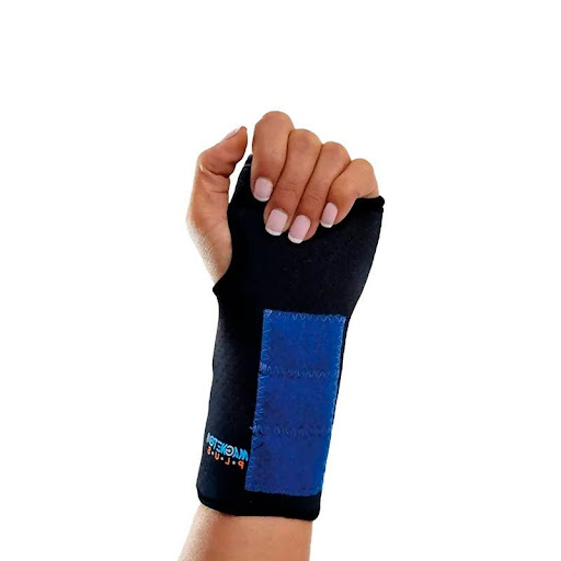 Brace de Muñeca Kamex Magnetico Izquierda Kamex Individual x 1 Breace de Muñeca Kamex está confeccionada en neopreno que permite la transpiración de la piel y con férula de muñeca en aluminio en posición funcional que le permite ser ambidiestra.