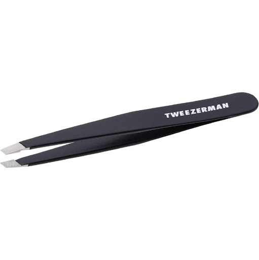 Pinza de Precision Para Cejas Tweezerman Midnight Sky X1 Tweezerman Caja x 1 CARACTERÍSTICAS PRINCIPALES:
Calidad profesional, la punta inclinada a 25° es el ángulo perfecto para trabajar contra el hueso de la ceja.
Las puntas perfectamente alineadas y limadas a mano se cierra
