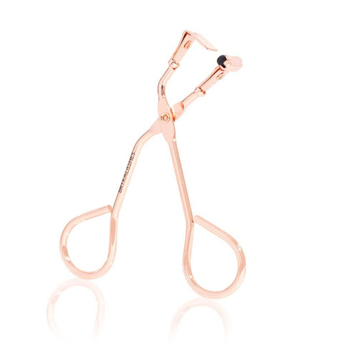 Mini Encrespador Alta Precisión Bryka 1 Unidad x 1und Llega a las pestañas más difíciles y cortas ,con este rizador de lujo y ultra preciso, consigue un mayor efecto de rizado, elevación y definición a tus pestañas de las esquinas internas y externas.
Nu