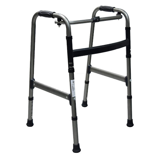 CAMINADOR DOBLE FUNCION GRIS TAPON NEGRO KP1-8150 L3 Impormedical Individual x 1 Caminador de aluminio plegable, ligero y resistente. Ofrece doble función: uso fijo para mayor estabilidad o paso a paso para una marcha natural. Altura ajustable para adaptarse al usuario. Soporta ha