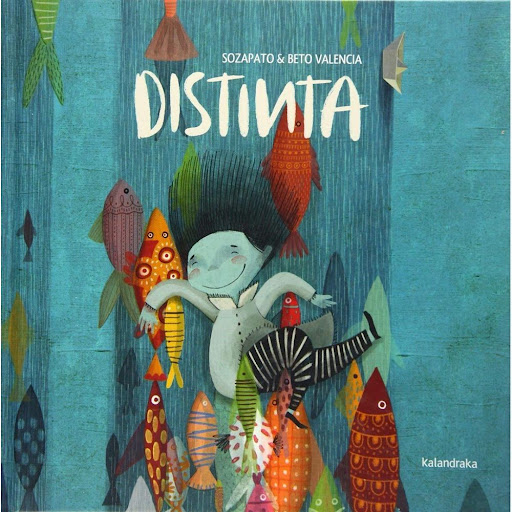 Distinta (t.d) Kalandraka Libro x 1.0 DISTINTA  Luna despierta. No sabe por qué…, pero ella se siente distinta. Cada día, mientras unos se quejan por tener que madrugar…, a ella le encanta levantarse tempranopara escuchar los secretos que