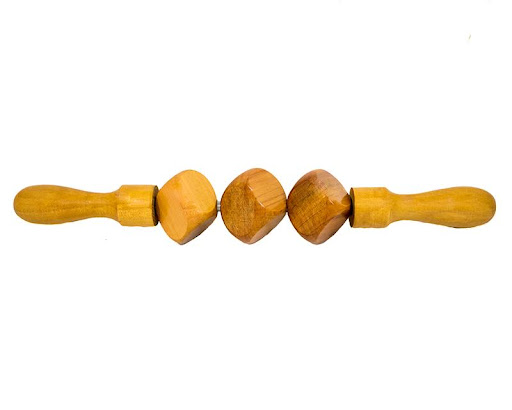 RODILLO 3 CUBOS QUIEBRA GRASA Relax Wood  x 1 Dispositivo de maderoterapia diseñado para ayudar en la reducción de grasa localizada y mejorar la circulación. Su estructura de tres cubos permite un masaje profundo en zonas como cintura, caderas, p