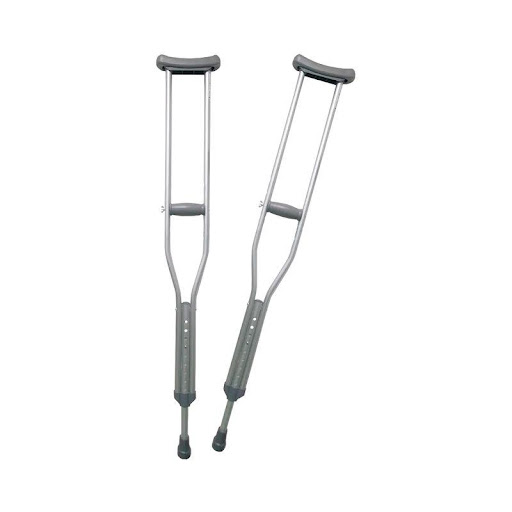 Muleta Convencional Talla S GENERIC OFC Individual x 1 Es ligera y brinda una asistencia segura al caminar, cómodos y seguros manilares. Tapones antideslizantes que brindan mayor seguridad durante su uso. Las muletas se ajustan a la altura del usuario gra