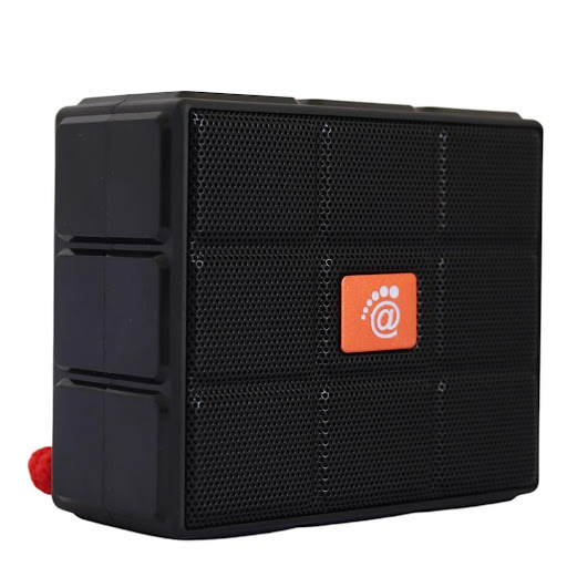 Parlante Bluetooth Recargable Con USB y Radio FM NANOTEC Unidad x 1 Espectacular oferta de sonido portátil, este hermoso parlante de sonido de alta fidelización, tiene la facilidad de reproducir por Bluetooth, USB, Micro SD Y FM Radio, con entrada Auxiliar, este hermo