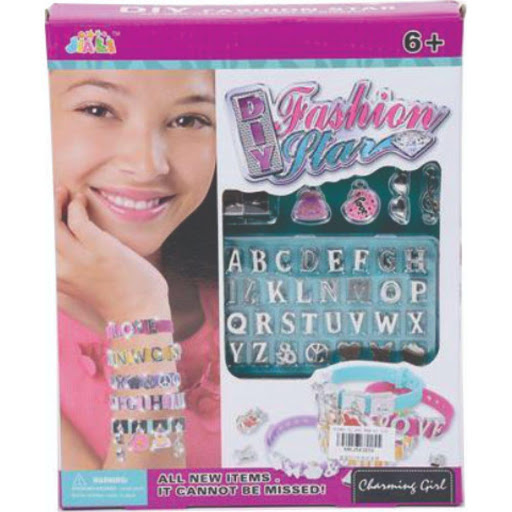 Set Pulseras Fashion Diy Para Niña Caja Plasticos Asociados  x 1 Este set de pulseras es ideal para que los niños exploren su creatividad y diseñen accesorios únicos con dijes coloridos y formas variadas. Con pulseras de colores, gomitas, letras, íconos y divertido