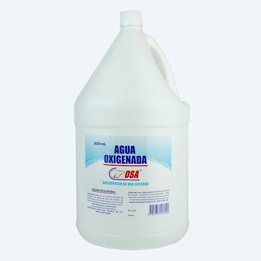 AGUA OXIGENADA 3600ML OSA  x 1 Agua oxigenada OSA de 3600 ml, solución tópica al 3% (10 volúmenes) en presentación galón. Actúa como antiséptico y desinfectante de uso externo, ideal para el lavado de heridas, infecciones menores d