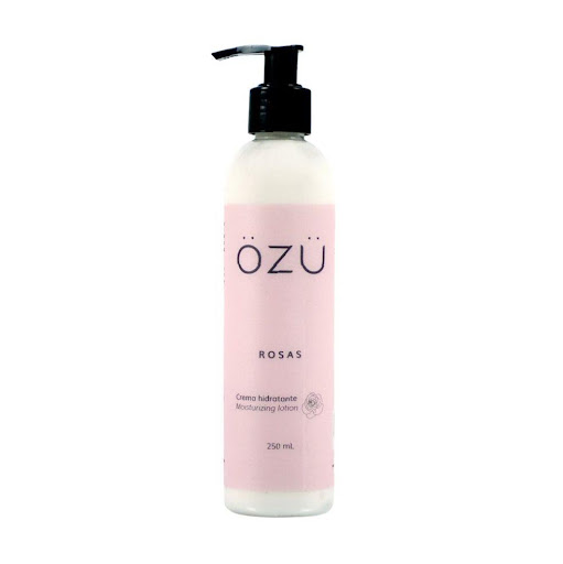 Crema Hidratante OZU Rosas x 250 ml OZU 250 ml x 1 Crema hidratante con base de aceite de oliva y textura ligera, apta para uso corporal diario. Libre de parabenos, siliconas, derivados del petróleo y aceite mineral. Con un delicado y suave aroma a ro