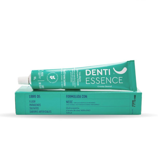 CREMA DENTAL REFRESCANTE DENTI ESSENCE   Tubo  x Tubo por 90 gr Elaborada con  Hidroxiapatita, extractos naturales y aceites esenciales. El sabor de DENTI ESSENCE es completamente natural y proviene del aceite esencial de menta arvensis.  Sin flúor, sabores artifi