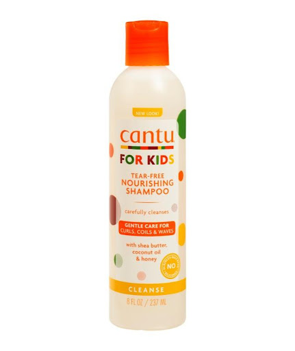 Shampoo Niños Cantu Cantu Pote x 1 La fórmula suave sin lágrimas limpia y promueve el crecimiento saludable del cabello con la combinación perfecta de manteca de karité pura, aceite de coco y miel formulada sin ingredientes agresivos. 